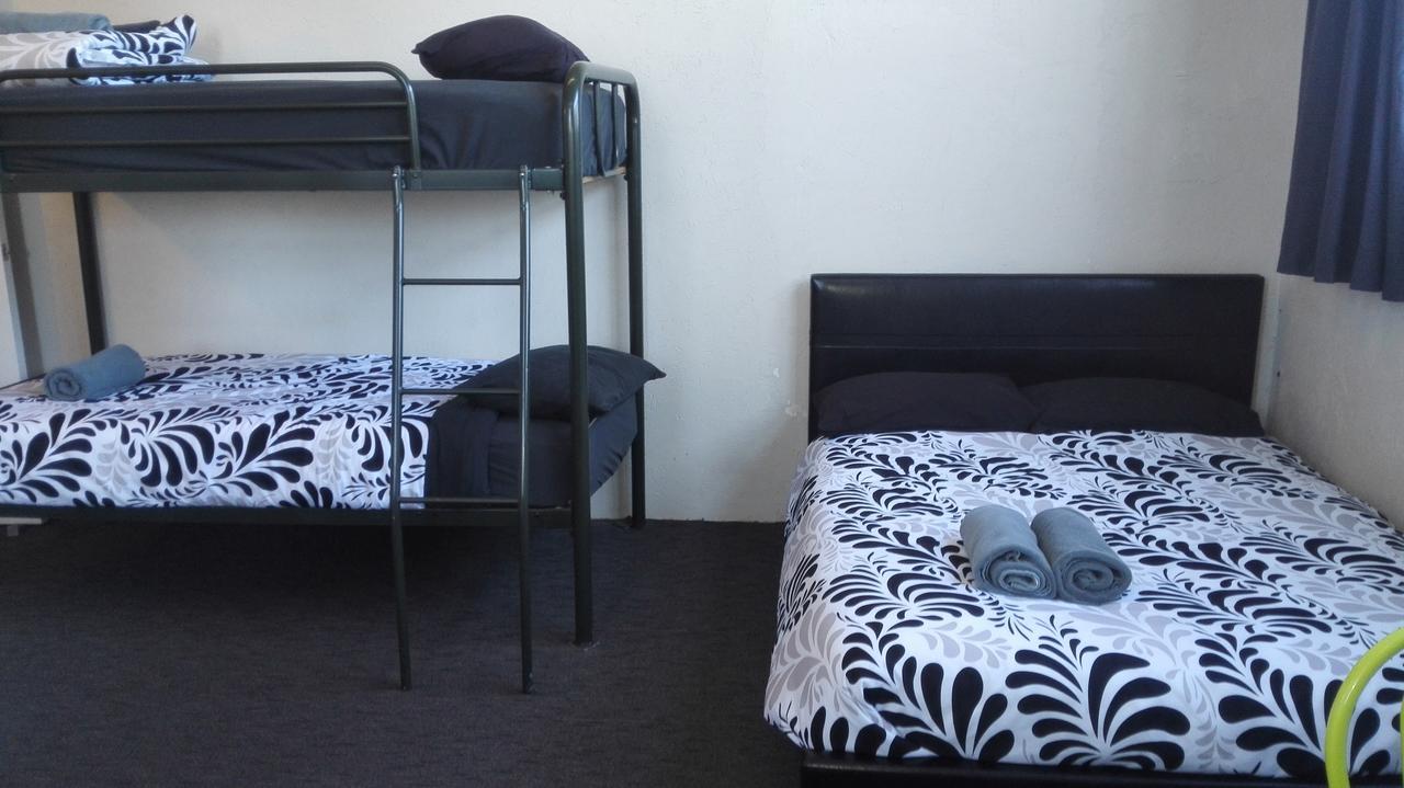 Mountain Jade Backpackers,Private Rooms & Studios Hokitika Bagian luar foto