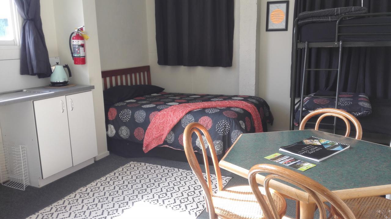 Mountain Jade Backpackers,Private Rooms & Studios Hokitika Bagian luar foto