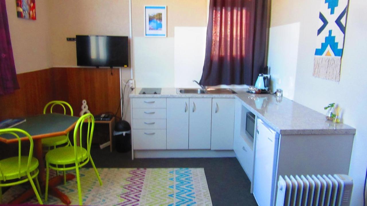 Mountain Jade Backpackers,Private Rooms & Studios Hokitika Bagian luar foto